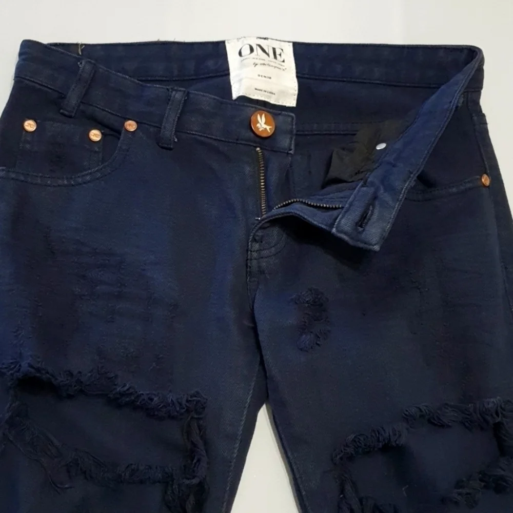 One Teaspoon Free birds Distress Jeans - Picture 5 of 12